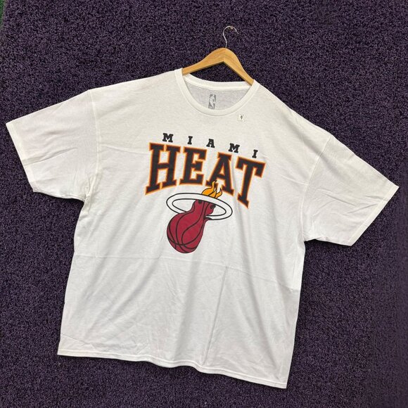 Miami Heat White Out Court Side NBA Franchise T-Shirt Size 4 - Picture 3 of 4